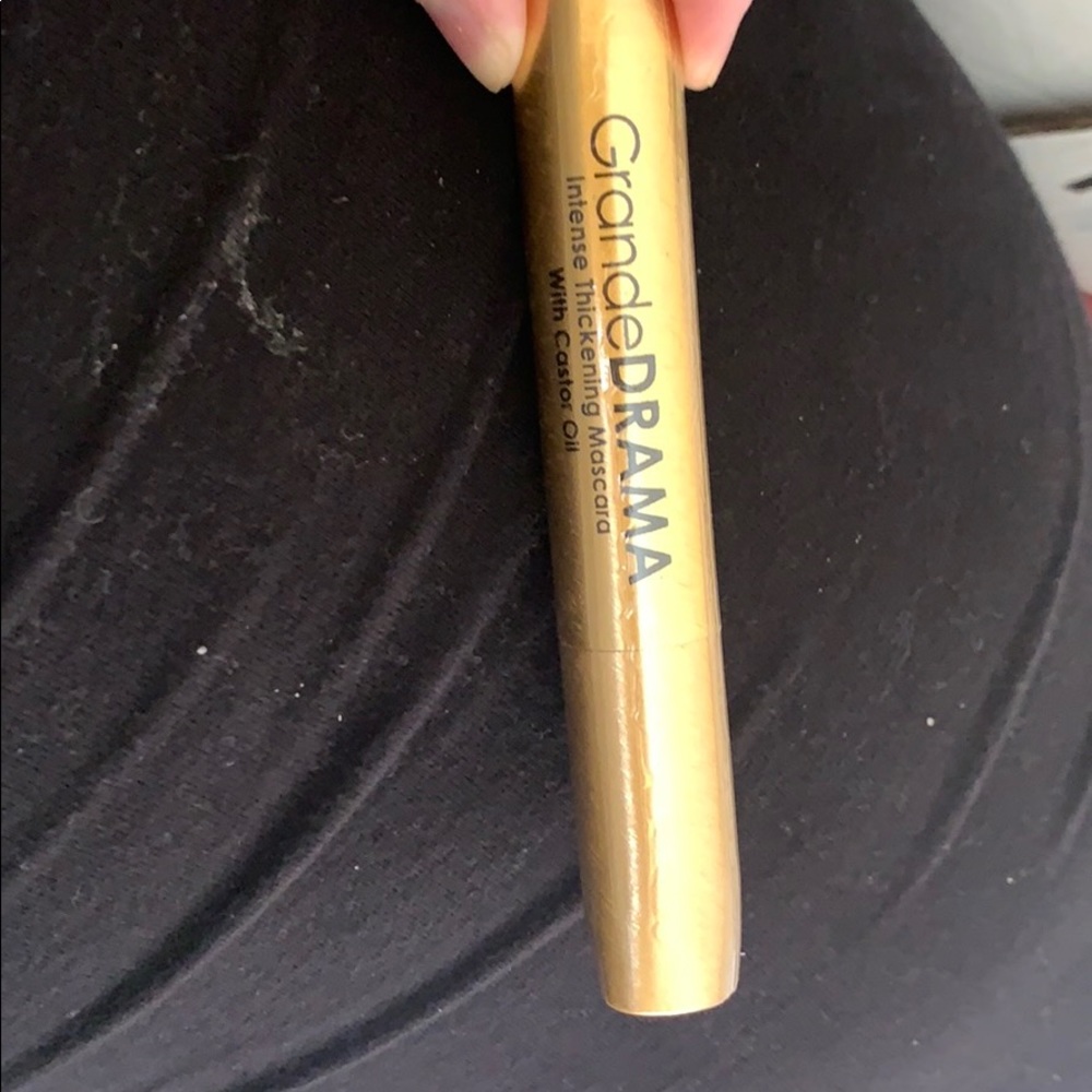 GrandeDRAMA intense thickening mascara BRAND NEW